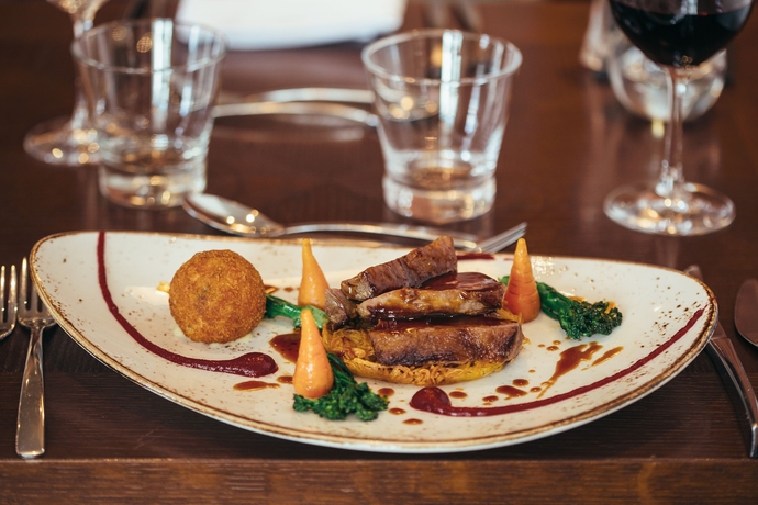 Imagen del bar/restaurante del Hotel The Waterhead Inn. Foto 6