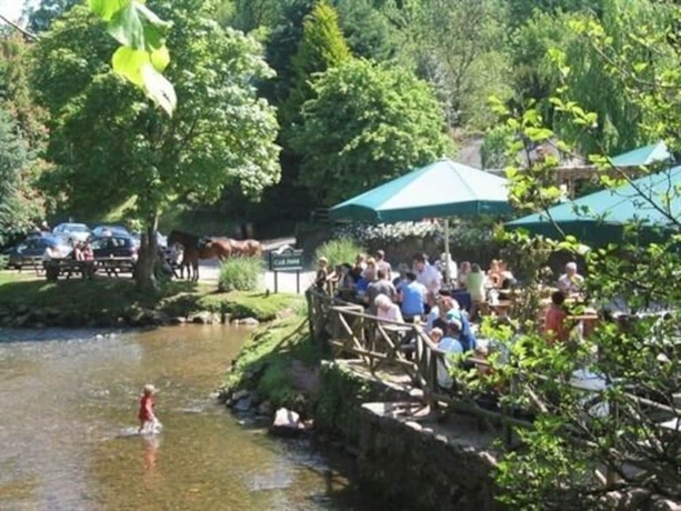 Imagen de los exteriores del Hotel The Watermans Arms. Foto 17