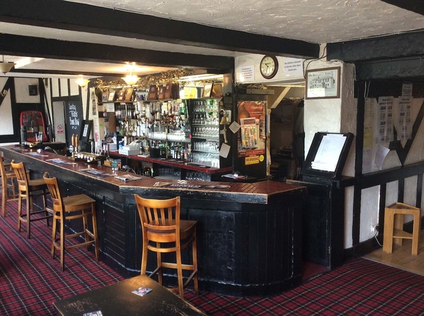 Imagen del bar/restaurante del Hotel The Watermans Arms, West End. Foto 6