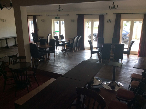 Imagen del bar/restaurante del Hotel The Watermans Arms, West End. Foto 7