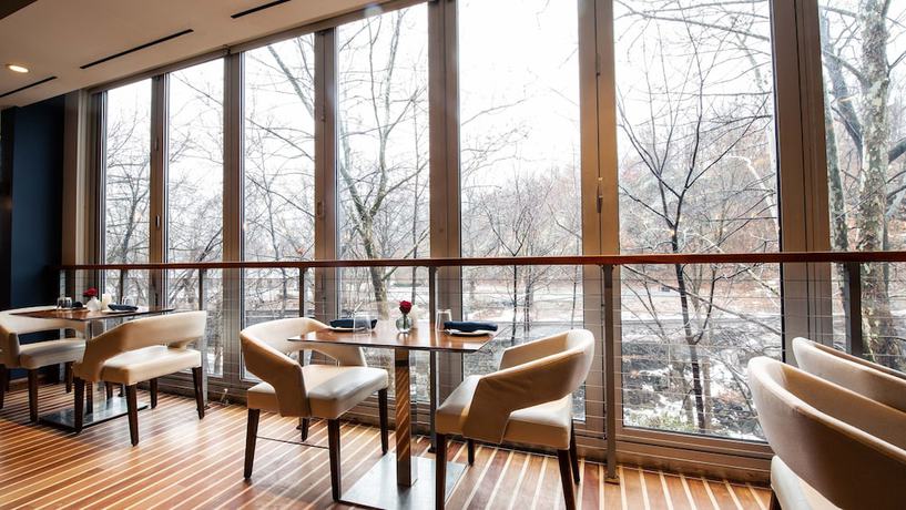 Imagen del bar/restaurante del Hotel The Watershed. Foto 4