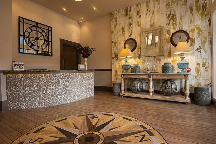 Imagen de los interiores del Hotel The Waterside. Foto 19