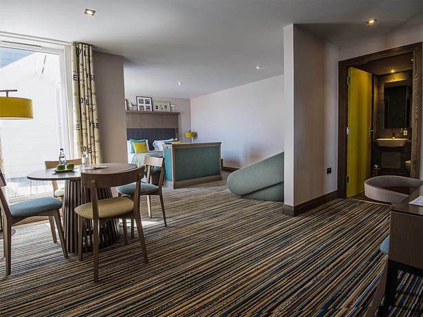 Imagen de la habitación del Hotel The Waterside. Foto 2