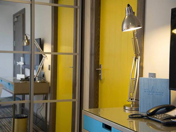Imagen de la habitación del Hotel The Waterside. Foto 17