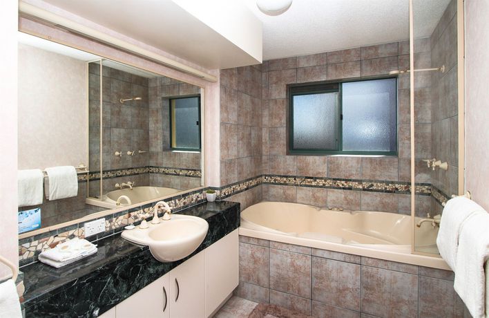 Imagen de los exteriores del Hotel The Waterview. Foto 12
