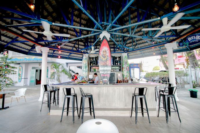 Imagen del bar/restaurante del Hotel The Wave, Tanjung Tokong. Foto 8