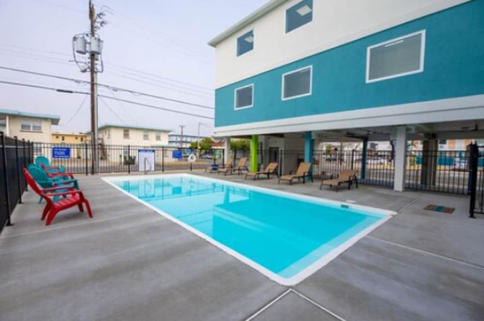 Imagen de la piscina del Hotel The Waves, Ascend Collection. Foto 19