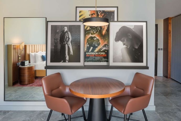 Imagen de la habitación del Hotel The Wb Abu Dhabi, Curio Collection By Hilton. Foto 2