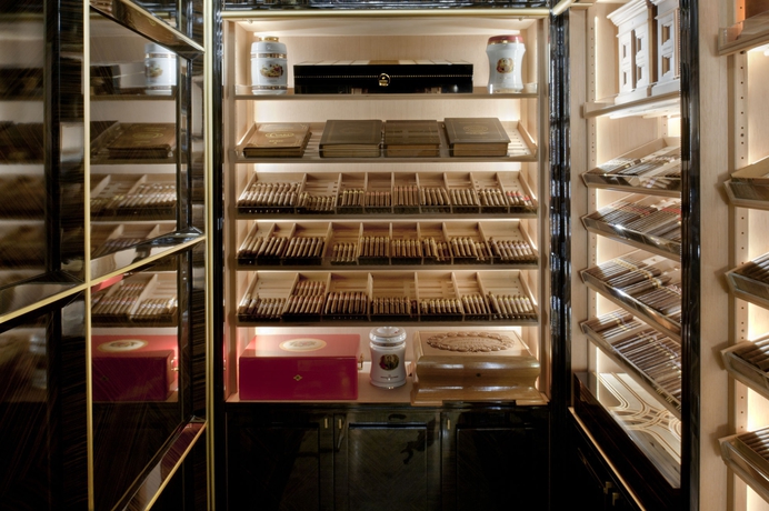 Imagen del bar/restaurante del Hotel The Wellesley Knightsbridge, A Luxury Collection. Foto 5