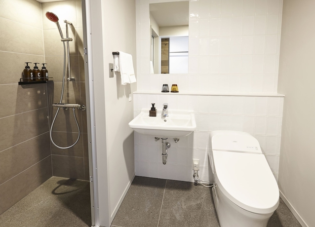 Imagen de la habitación del Hotel The Well-hub Haneda. Foto 12
