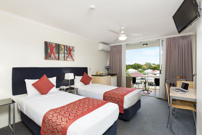 Imagen de la piscina del Hotel The Wellington Apartment. Foto 15