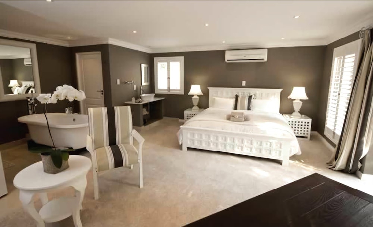 Imagen de la habitación del Hotel The Wesley. Foto 17