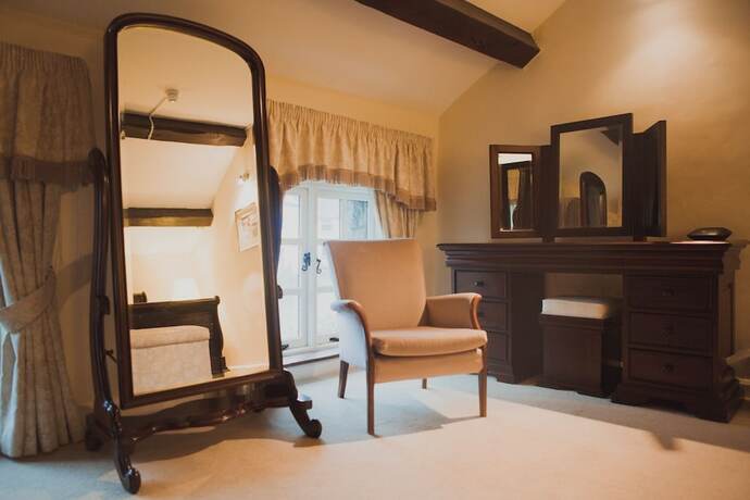 Imagen de la habitación del Hotel The West Arms. Foto 15