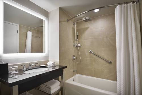 Imagen de la habitación del Hotel The Westin Alexandria Old Town. Foto 6