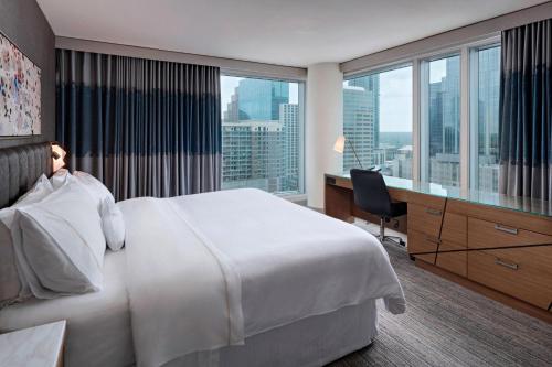 Imagen de la habitación del Hotel The Westin Austin Downtown. Foto 17