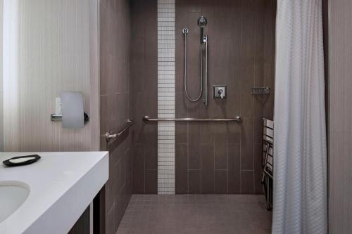 Imagen de la habitación del Hotel The Westin Austin Downtown. Foto 20