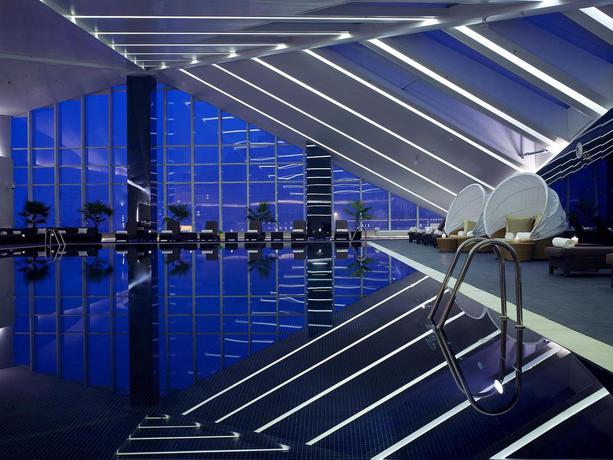 Imagen de la piscina del Hotel The Westin Beijing Chaoyang. Foto 28