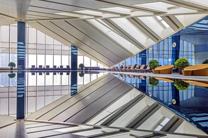 Imagen de la piscina del Hotel The Westin Beijing Chaoyang. Foto 29