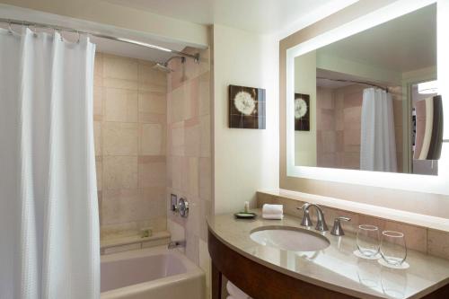 Imagen de la habitación del Hotel The Westin Buckhead Atlanta. Foto 14