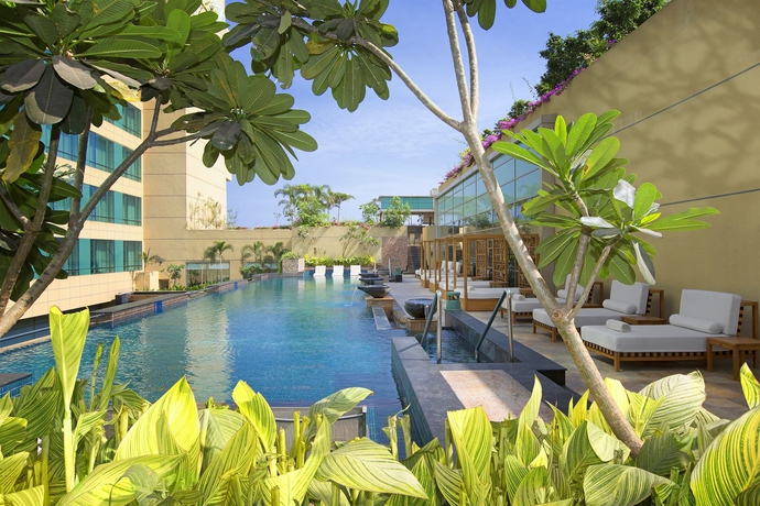 Imagen de la piscina del Hotel The Westin Chennai Velachery. Foto 16