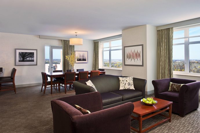 Imagen de la habitación del Hotel The Westin Chicago Lombard. Foto 15