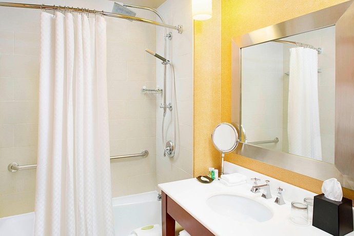 Imagen de la habitación del Hotel The Westin Chicago North Shore. Foto 8