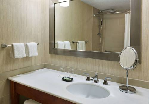 Imagen de la habitación del Hotel The Westin Chicago Northwest. Foto 5
