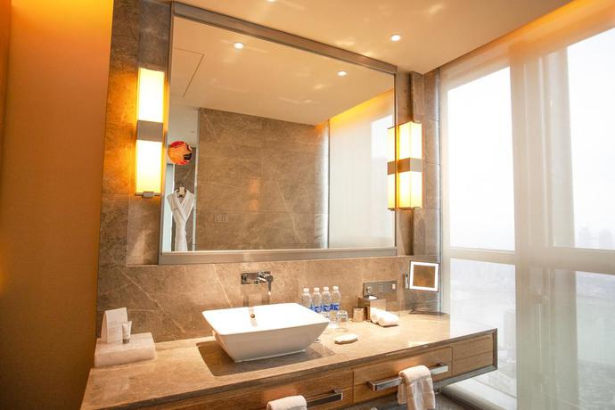 Imagen de la habitación del Hotel The Westin Chongqing Liberation Square. Foto 3