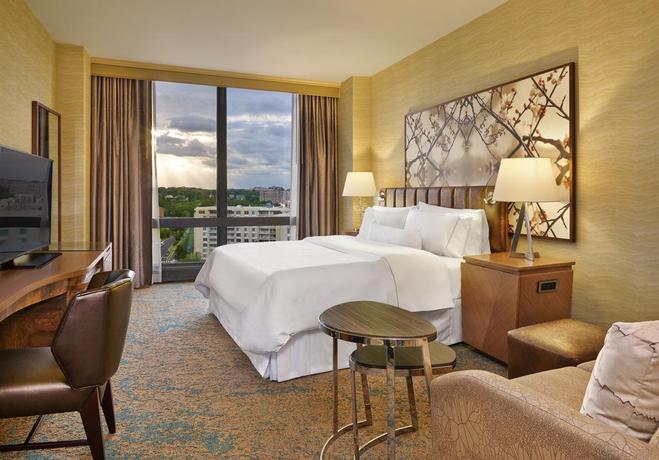 Imagen de la habitación del Hotel The Westin Crystal City Reagan National Airport. Foto 4