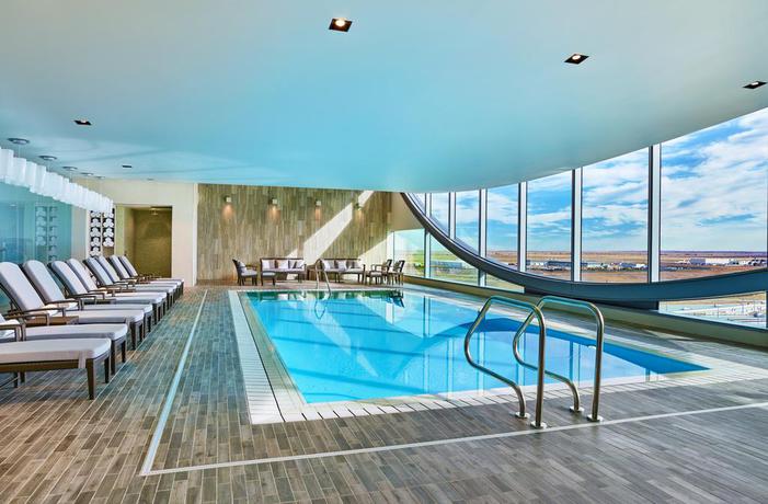 Imagen de la piscina del Hotel The Westin Denver International Airport. Foto 12