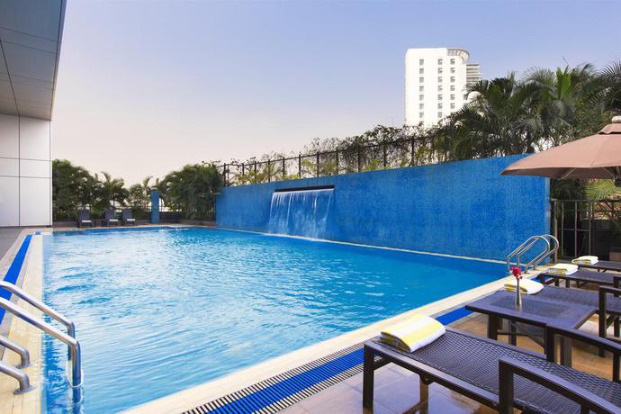 Imagen de la piscina del Hotel The Westin Dhaka. Foto 13