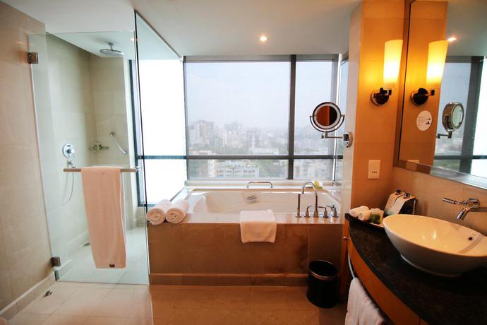 Imagen de la habitación del Hotel The Westin Dhaka. Foto 9