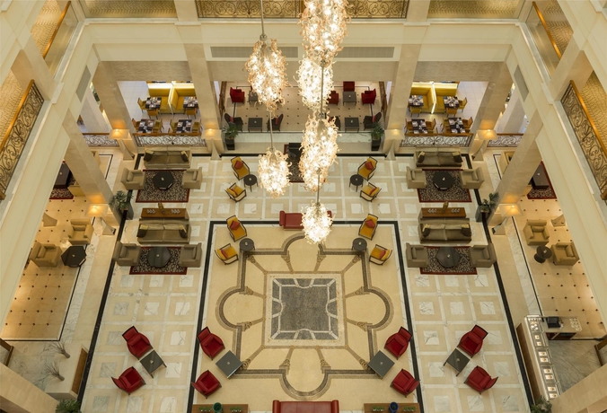 Imagen de los interiores del Hotel The Westin Dubai Mina Seyahi Beach Resort and Marina. Foto 16