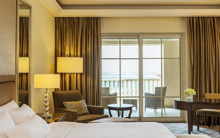 Imagen de la habitación del Hotel The Westin Dubai Mina Seyahi Beach Resort and Marina. Foto 10