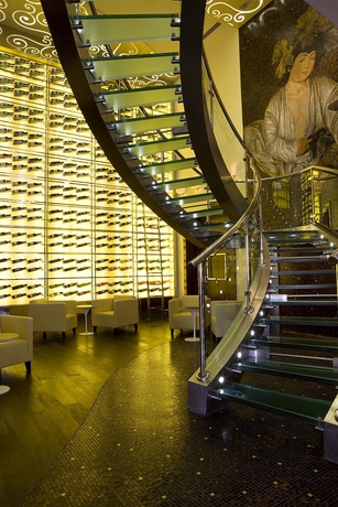 Imagen del bar/restaurante del Hotel The Westin Dubai Mina Seyahi Beach Resort and Marina. Foto 3