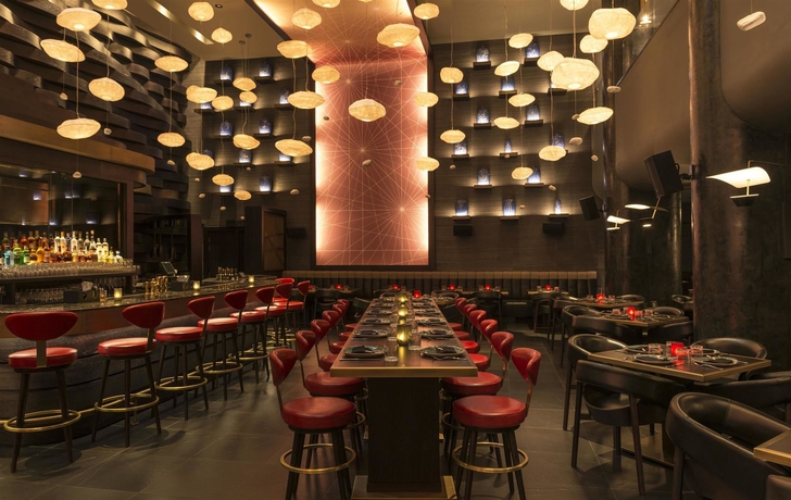 Imagen del bar/restaurante del Hotel The Westin Dubai Mina Seyahi Beach Resort and Marina. Foto 7