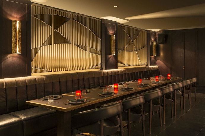 Imagen del bar/restaurante del Hotel The Westin Dubai Mina Seyahi Beach Resort and Marina. Foto 8