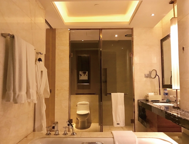 Imagen de la habitación del Hotel The Westin Fuzhou Minjiang. Foto 11