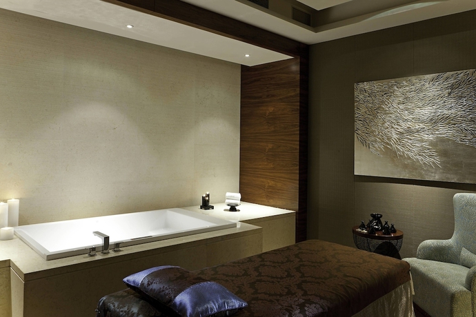 Imagen de la piscina del Hotel The Westin Fuzhou Minjiang. Foto 19