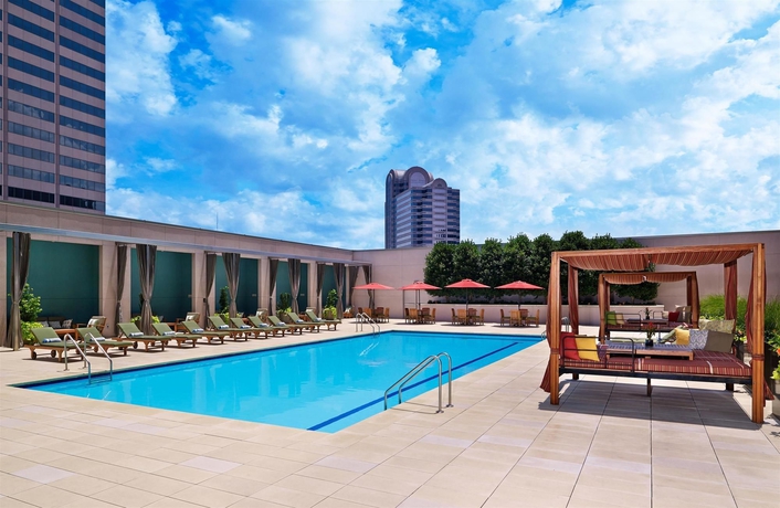 Imagen de la piscina del Hotel The Westin Galleria Dallas. Foto 16