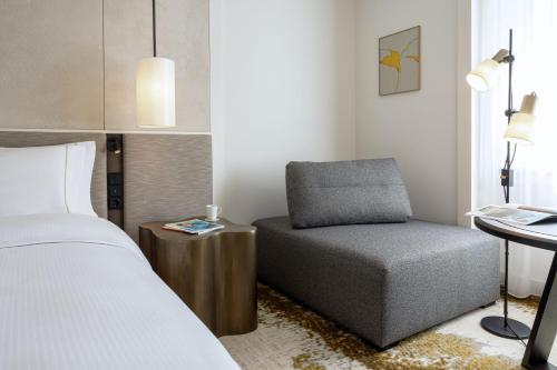 Imagen de la habitación del Hotel The Westin Grand Frankfurt. Foto 12