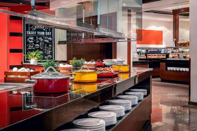 Imagen del bar/restaurante del Hotel The Westin Grand Munich. Foto 2