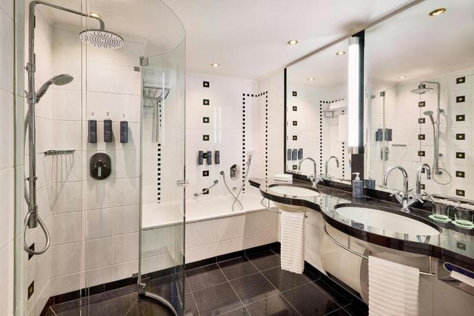 Imagen de la habitación del Hotel The Westin Grand Munich. Foto 4