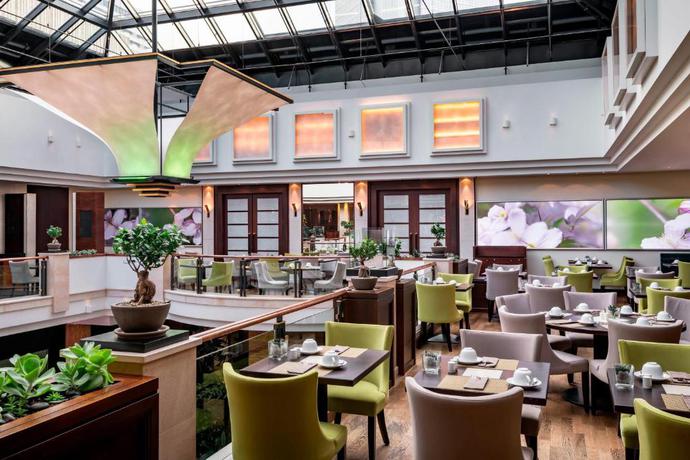 Imagen del bar/restaurante del Hotel The Westin Grand Munich. Foto 3