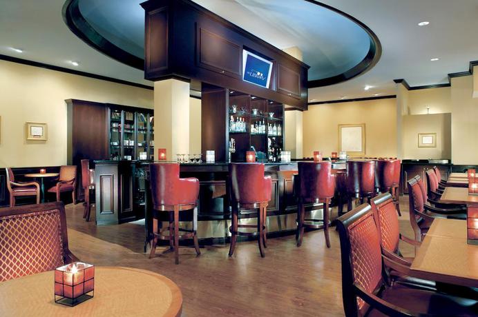 Imagen del bar/restaurante del Hotel The Westin Great Southern Columbus. Foto 2