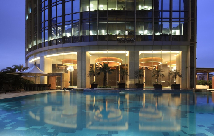 Imagen de la piscina del Hotel The Westin Guangzhou. Foto 16