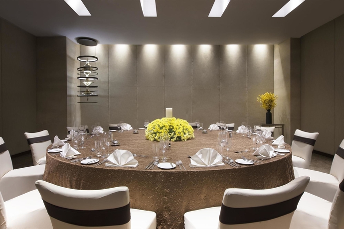 Imagen de los interiores del Hotel The Westin Hyderabad Mindspace. Foto 3