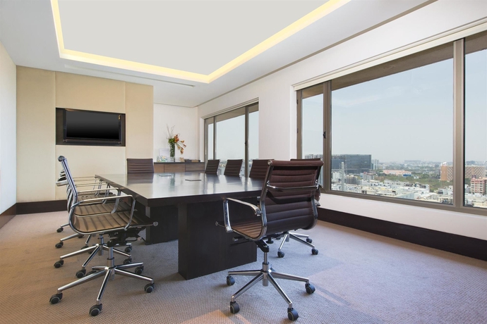 Imagen de los interiores del Hotel The Westin Hyderabad Mindspace. Foto 15
