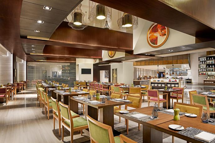 Imagen del bar/restaurante del Hotel The Westin Kolkata Rajarhat. Foto 2