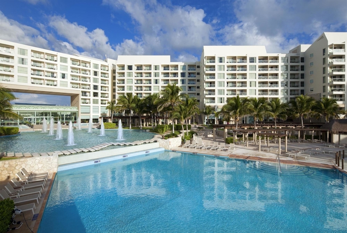 Imagen de la piscina del Hotel The Westin Lagunamar Ocean Resort Villas and Spa, Cancun. Foto 15